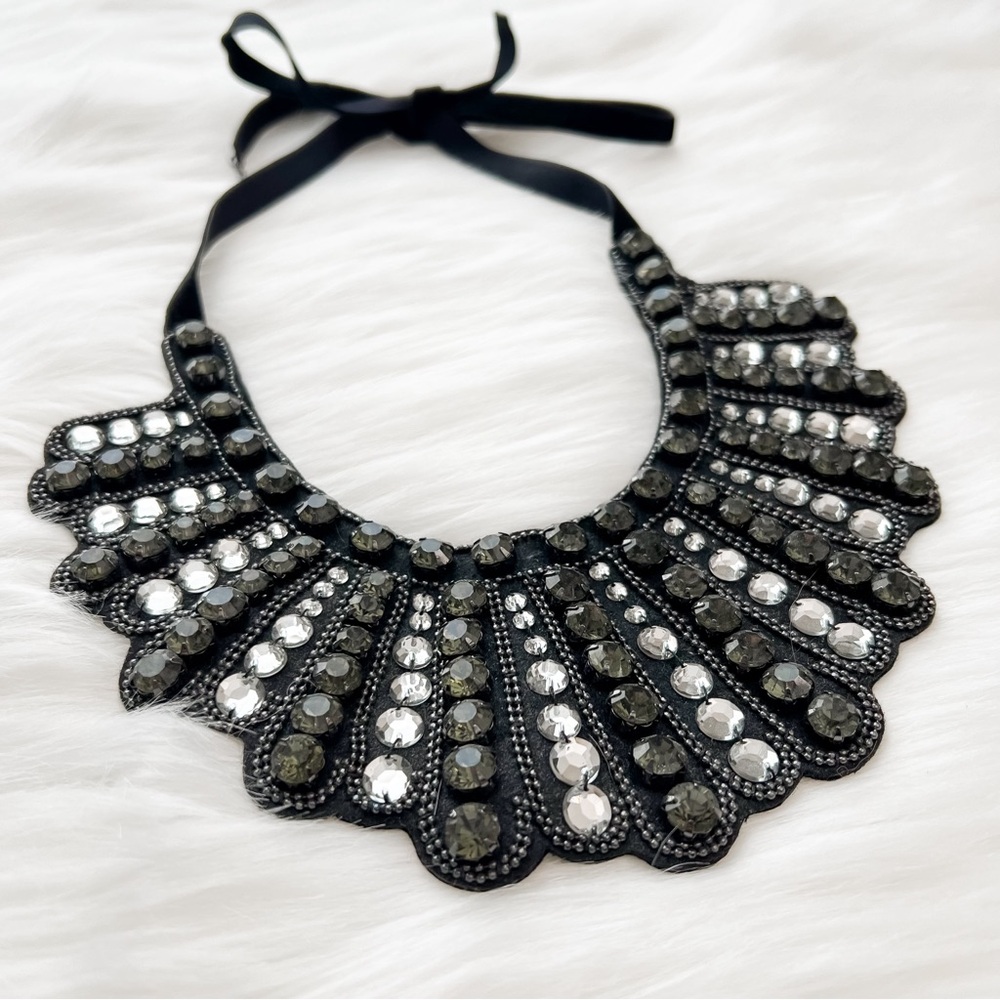 Banana Republic Notorious Dissent Collar Necklace - NWOT - Picture 2 of 3